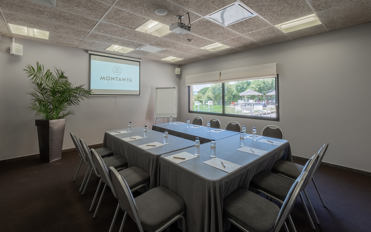 001_alta_montanyahotel Despacho.jpg